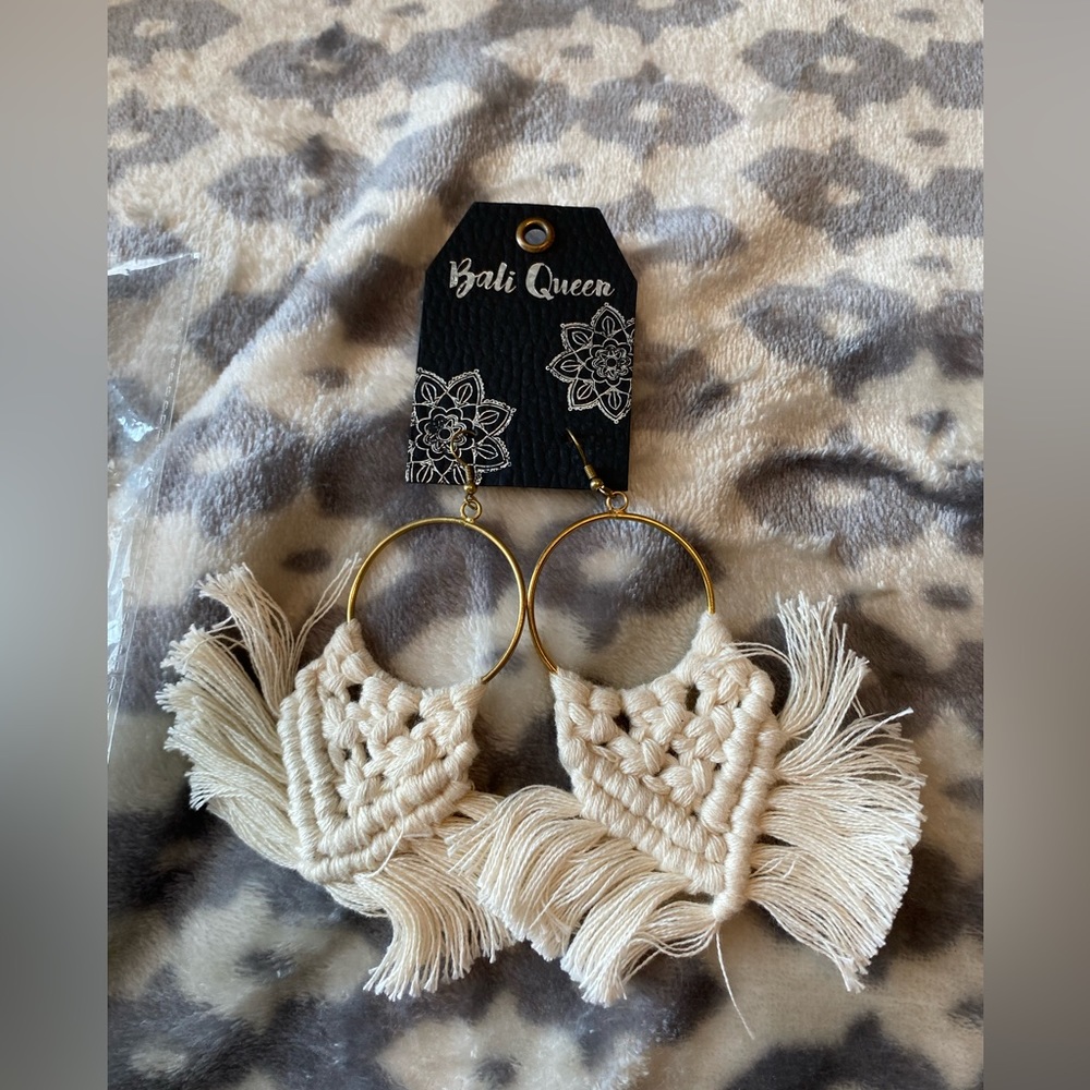 Bali Queen macrame owl earrings, off white